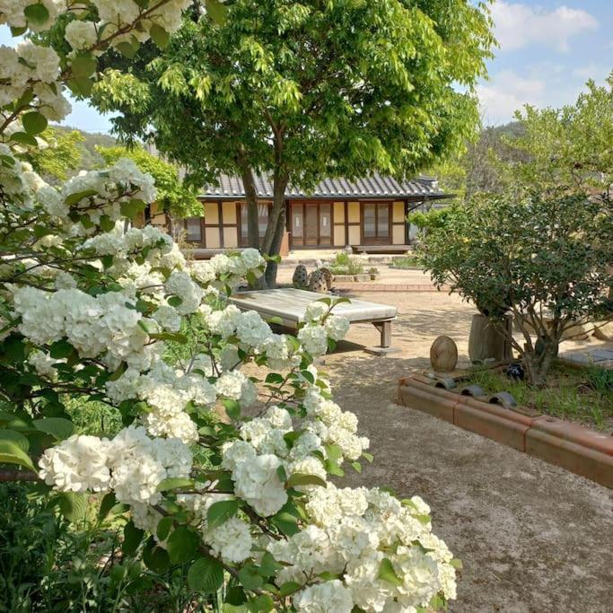 Yasun Gallery Gyeongju Exterior foto